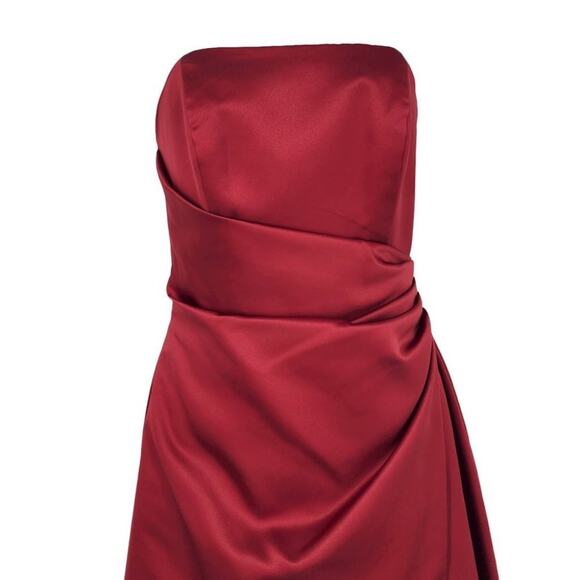 David’s Bridal Bridesmaid Satin Strapless Bridal Gown In Apple Red Size 4 - Picture 3 of 6